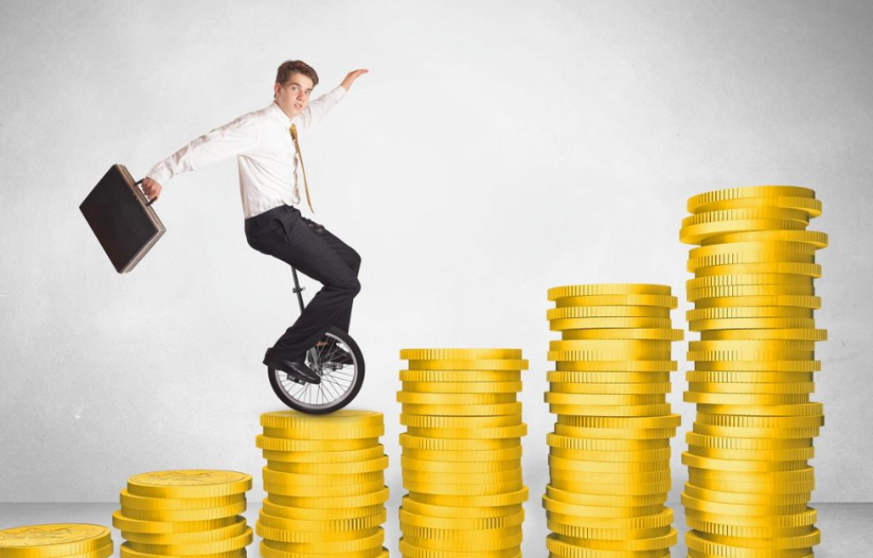 步入中年想提升待遇 ,聊聊10年后,前景很好的4个行业